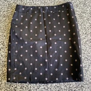Patterned pencil skirt